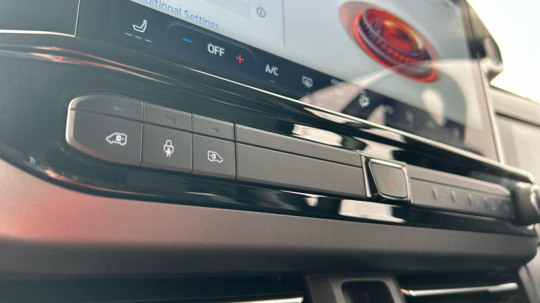 Ford Tourneo Custom 340 L1 Electric Rwd 160kW 65kWh H1 Titanium X 8 seater Auto